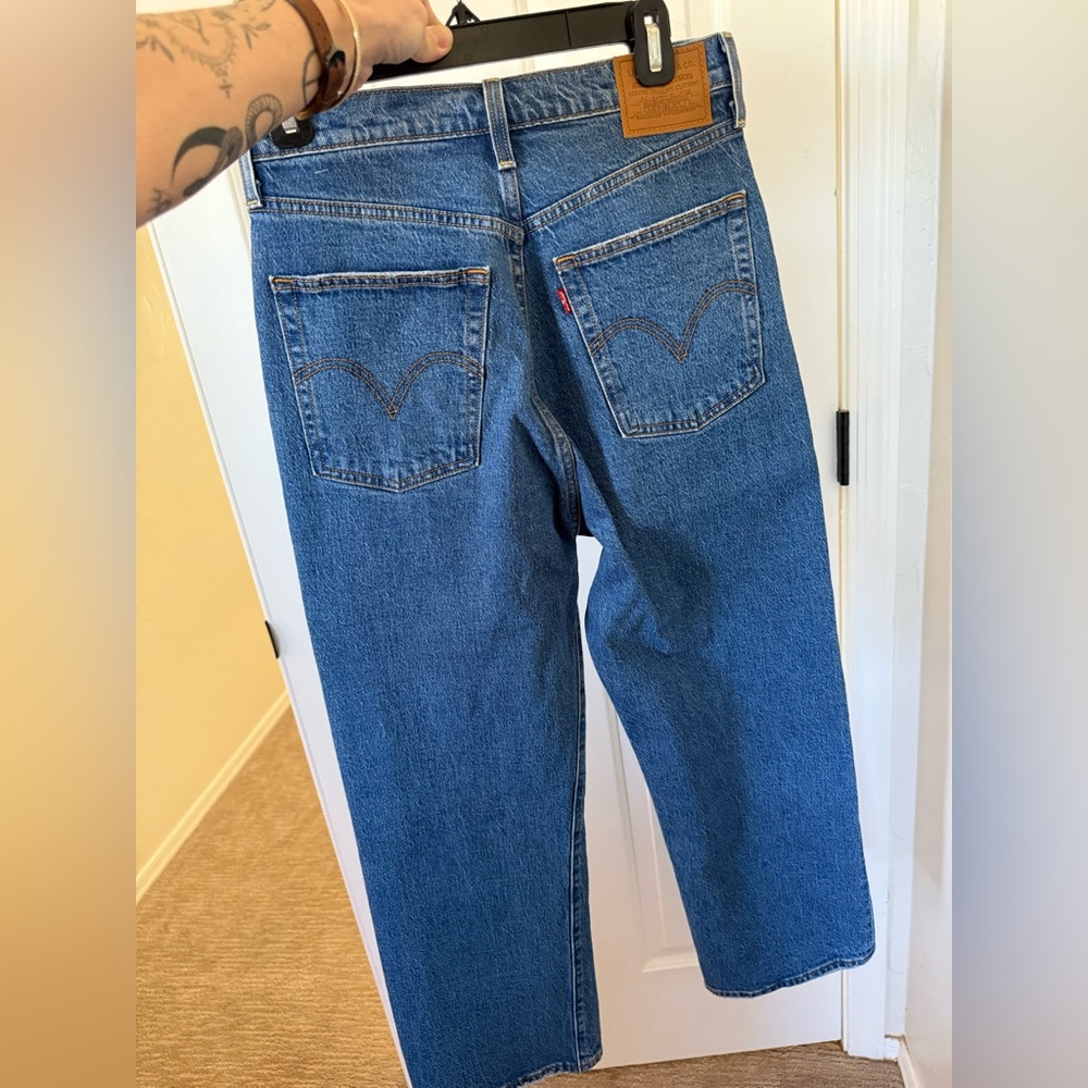 Levi's Premium Ribcage Straight Ankle High Rise Jeans - Picture 2 of 5